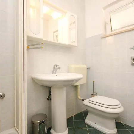 Apartment Vrbovica 4452c Zrnovo