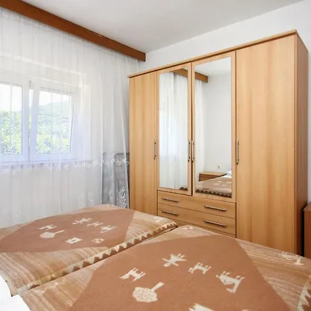 Vrbovica 4452c Apartment